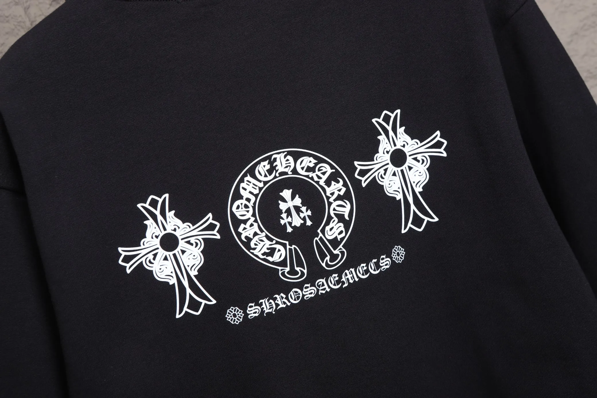 🅿️270 High quality 2025 new B27 Crow Heart Sanskrit cross horseshoe print round neck long-sleeved fashionable sweatshirt for men and women. The fabric is made of 450g pure cotton terry, which is rich in texture, soft and not collapsed, drapes smoothly and is not easy to wrinkle. Neat sewing, beautiful and fashionable, not easy to deform, comfortable and durable. The threads of the ingredients are made of 100% cotton, custom-woven and dyed, with zero color difference!